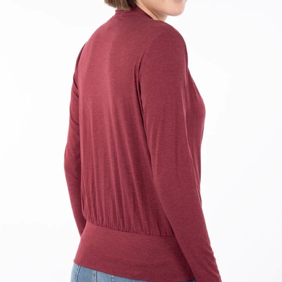 NWOT Pentagone Long-Sleeved crossover t-shirt size large - Picture 2 of 5